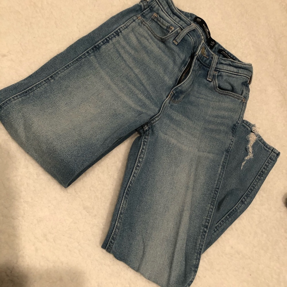 hollister high rise mom jeans